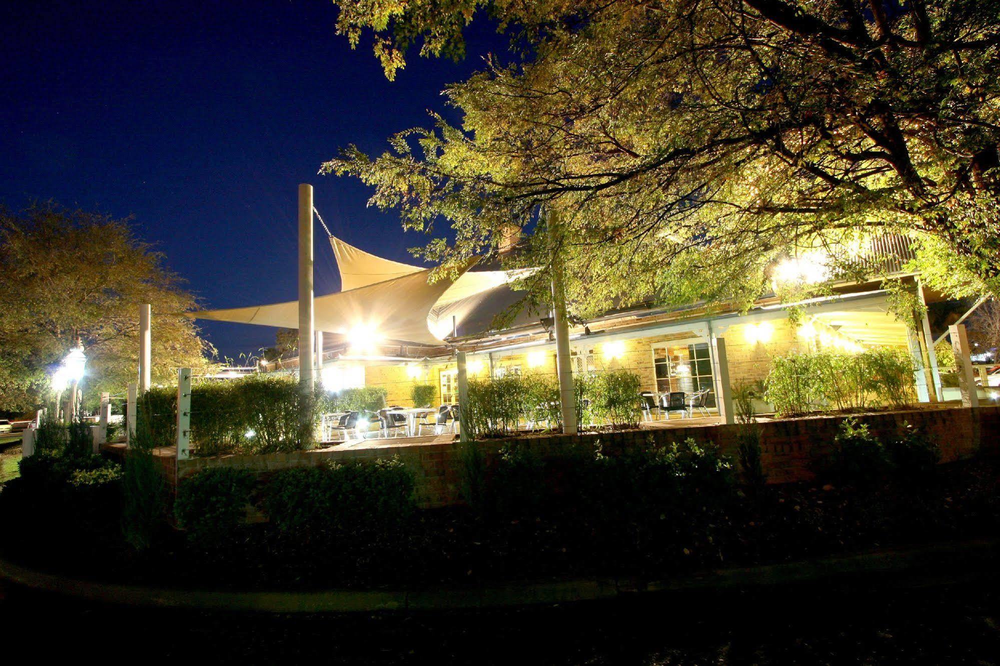 Nightcap At Macquarie Inn Dubbo Luaran gambar